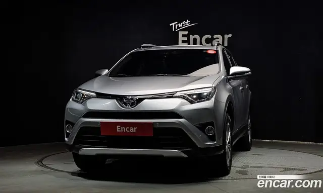 Toyota RAV4 2018 2.5 автомат (гидро), миниатюра 3