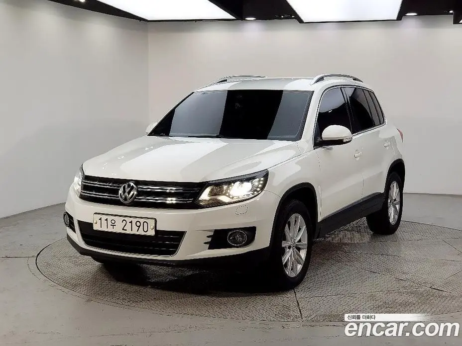 Volkswagen Tiguan 2015 2.0 автомат (гидро), фото 1 Volkswagen Tiguan 2015 2.0 автомат (гидро), фото 1