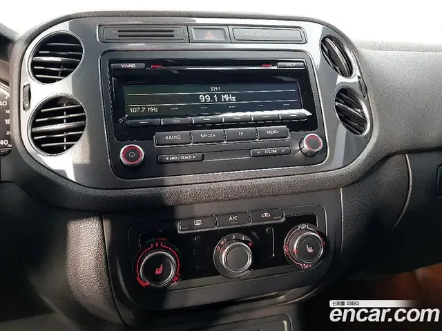 Volkswagen Tiguan 2015 2.0 автомат (гидро), миниатюра 12