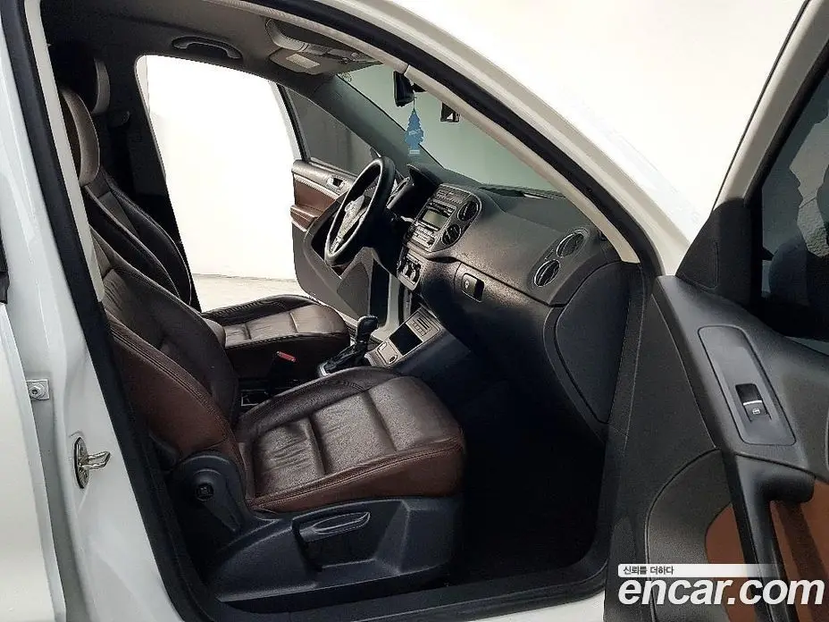 Volkswagen Tiguan 2015 2.0 автомат (гидро), фото 15 Volkswagen Tiguan 2015 2.0 автомат (гидро), фото 15