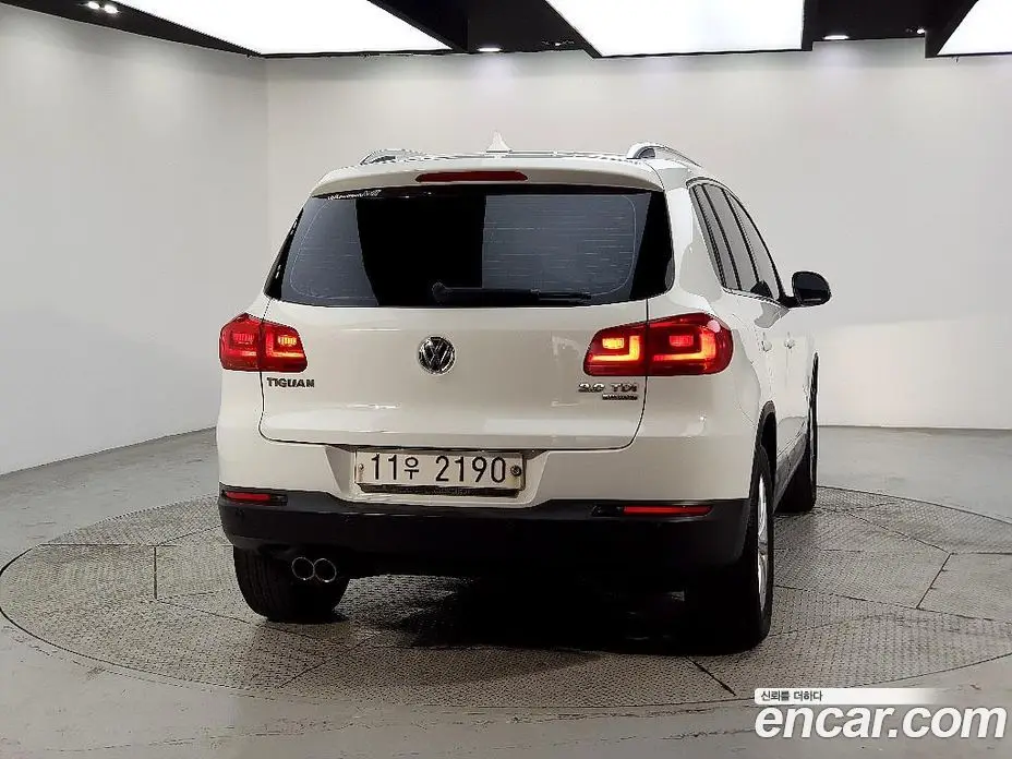 Volkswagen Tiguan 2015 2.0 автомат (гидро), фото 3 Volkswagen Tiguan 2015 2.0 автомат (гидро), фото 3