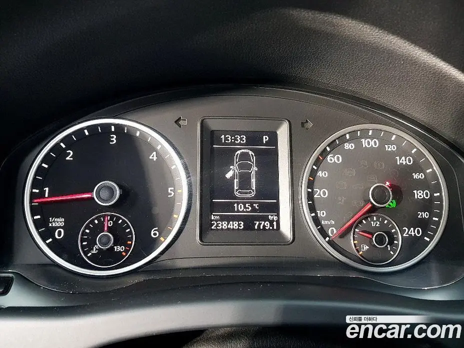 Volkswagen Tiguan 2015 2.0 автомат (гидро), фото 7 Volkswagen Tiguan 2015 2.0 автомат (гидро), фото 7