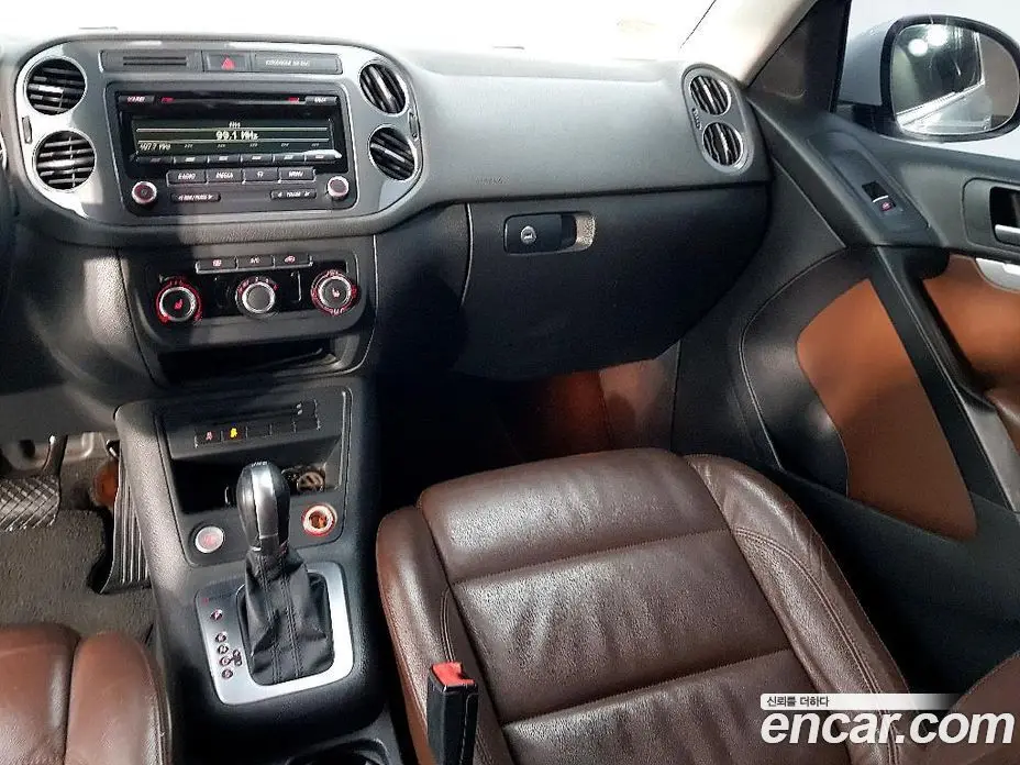 Volkswagen Tiguan 2015 2.0 автомат (гидро), фото 10 Volkswagen Tiguan 2015 2.0 автомат (гидро), фото 10