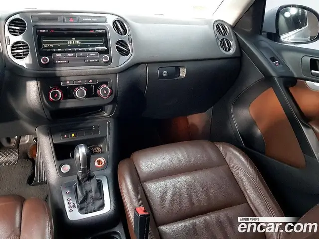 Volkswagen Tiguan 2015 2.0 автомат (гидро), миниатюра 10 Volkswagen Tiguan 2015 2.0 автомат (гидро), миниатюра 10