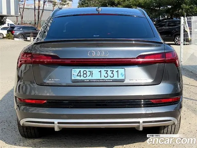 Audi e-tron 2021 0.2 автомат (гидро), миниатюра 4