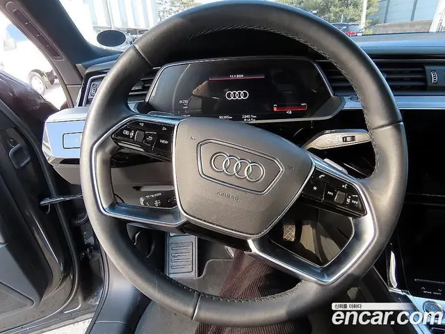 Audi e-tron 2021 0.2 автомат (гидро), миниатюра 8
