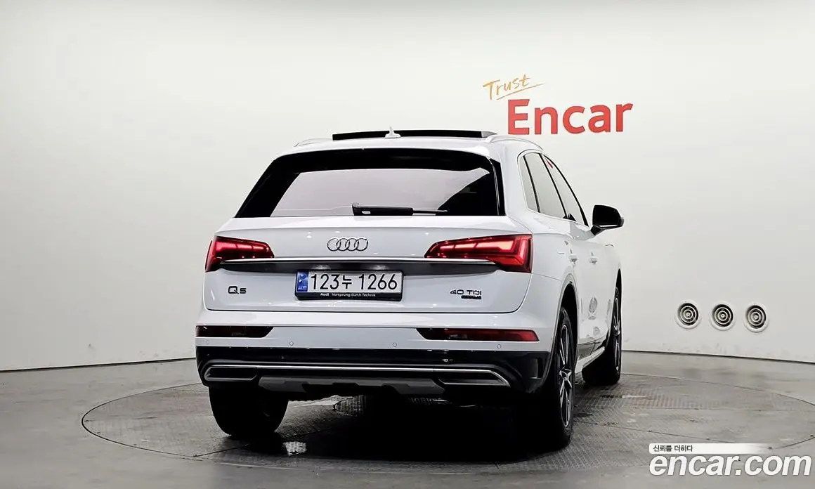 Audi Q5 2022 2.0 автомат (гидро), фото 4