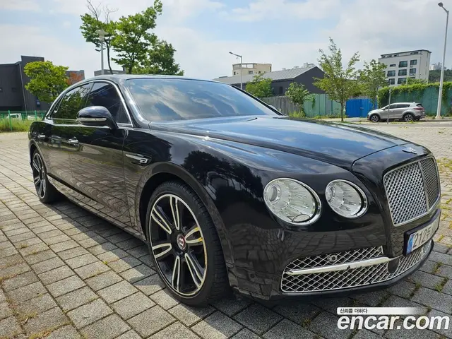 Bentley Flying Spur 2015 4.0 автомат (гидро), миниатюра 2