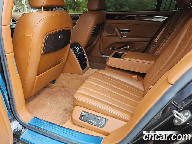 Bentley Flying Spur 2015 4.0 автомат (гидро), миниатюра 9
