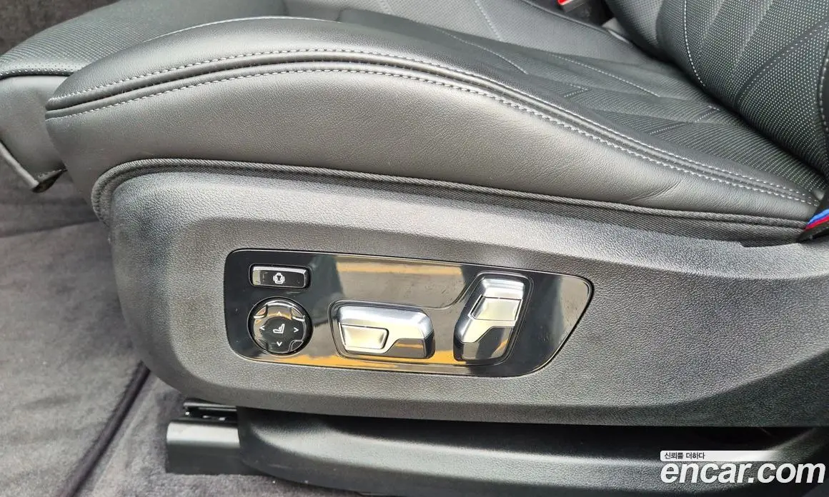 BMW XM 2025 4.4 автомат (гидро), фото 17 BMW XM 2025 4.4 автомат (гидро), фото 17