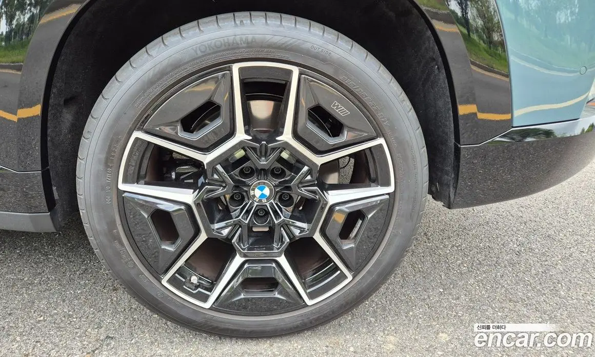 BMW XM 2025 4.4 автомат (гидро), фото 5 BMW XM 2025 4.4 автомат (гидро), фото 5