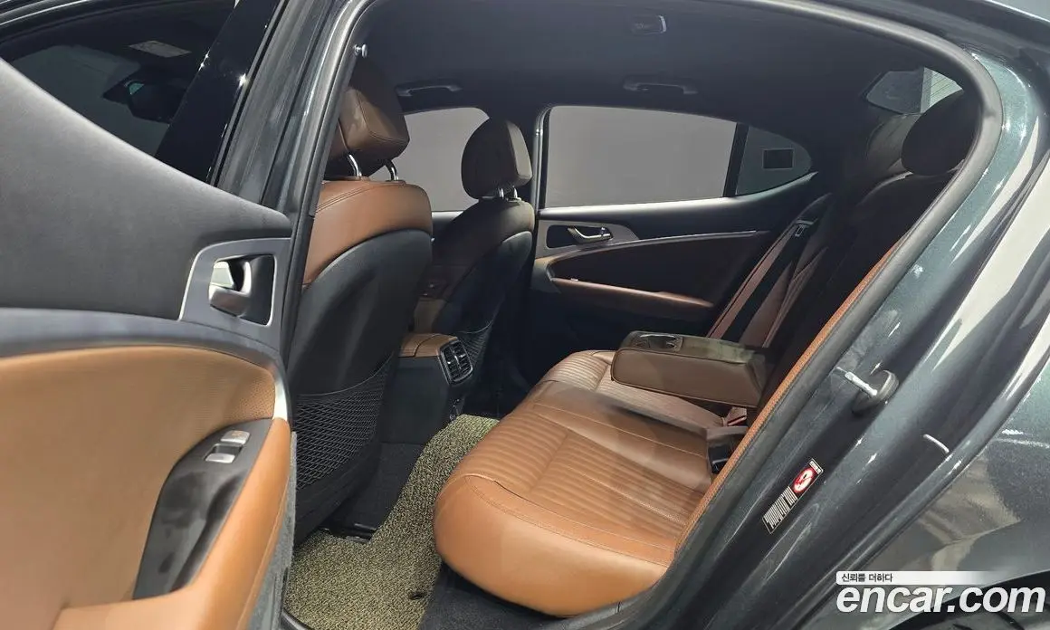 Genesis G70 2018 2.0 автомат (гидро), фото 12 Genesis G70 2018 2.0 автомат (гидро), фото 12