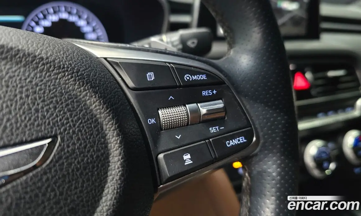 Genesis G70 2018 2.0 автомат (гидро), фото 18 Genesis G70 2018 2.0 автомат (гидро), фото 18
