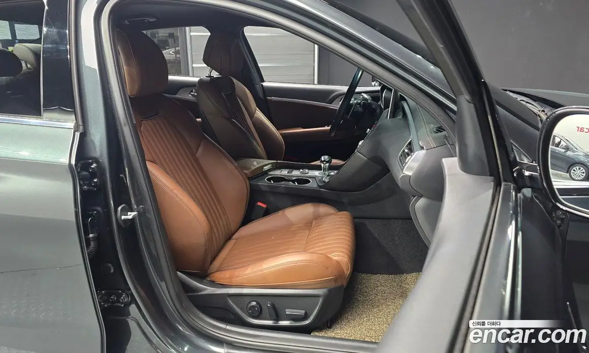 Genesis G70 2018 2.0 автомат (гидро), фото 10 Genesis G70 2018 2.0 автомат (гидро), фото 10