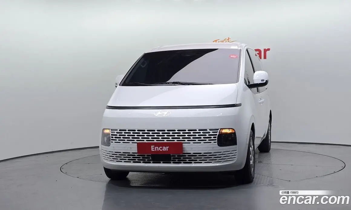 Hyundai Staria 2025 3.5 автомат (гидро), фото 3