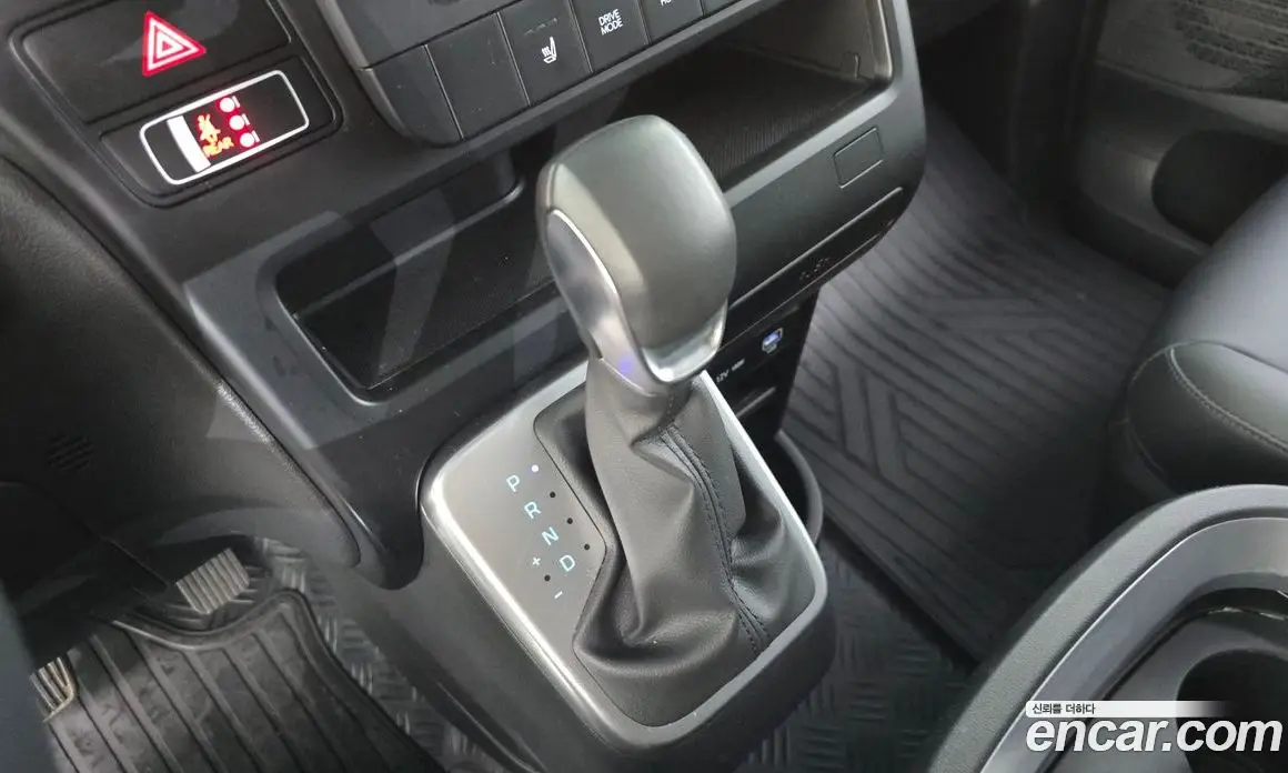 Hyundai Staria 2025 3.5 автомат (гидро), фото 9