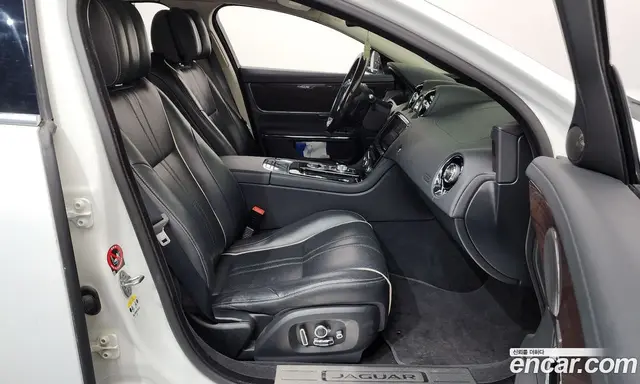 Jaguar XJ 2016 3.0 автомат (гидро), миниатюра 11