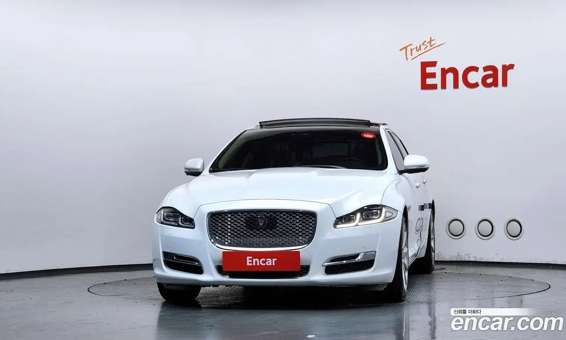 Jaguar XJ 2016 3.0 автомат (гидро), фото 3
