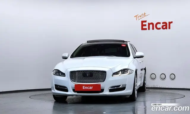 Jaguar XJ 2016 3.0 автомат (гидро), миниатюра 3