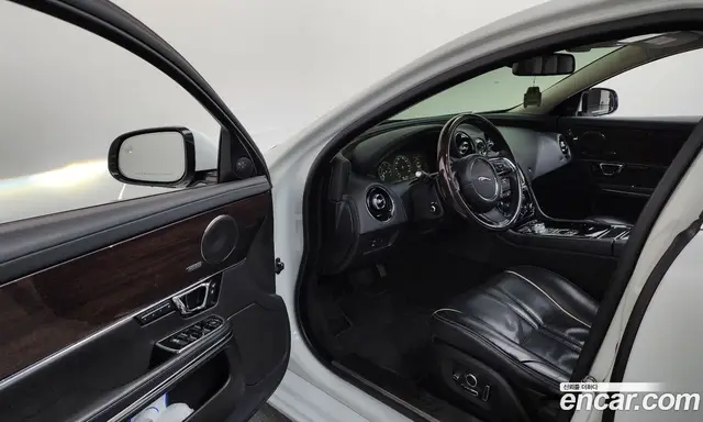 Jaguar XJ 2016 3.0 автомат (гидро), миниатюра 10