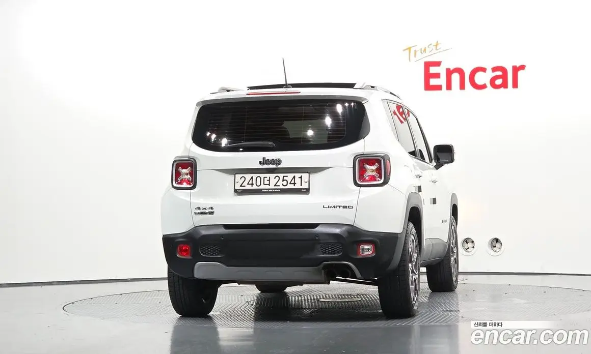 Jeep Renegade 2015 2.0 автомат (гидро), фото 4