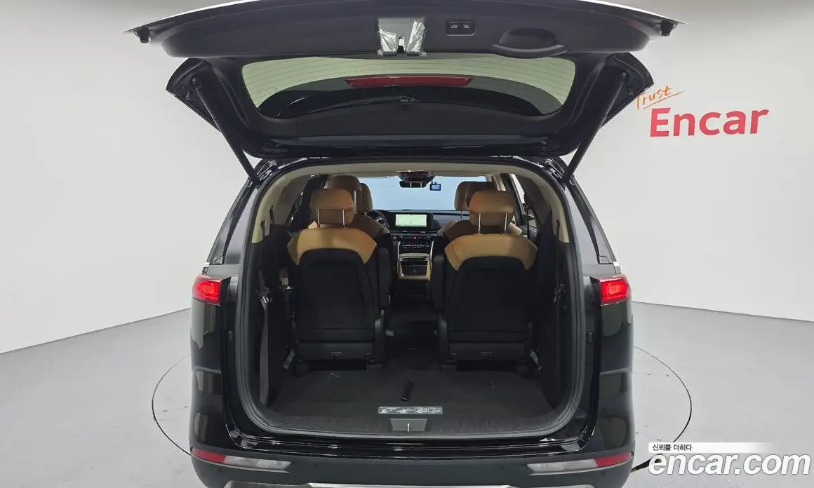 Kia Carnival 2023 2.2 автомат (гидро), фото 20 Kia Carnival 2023 2.2 автомат (гидро), фото 20