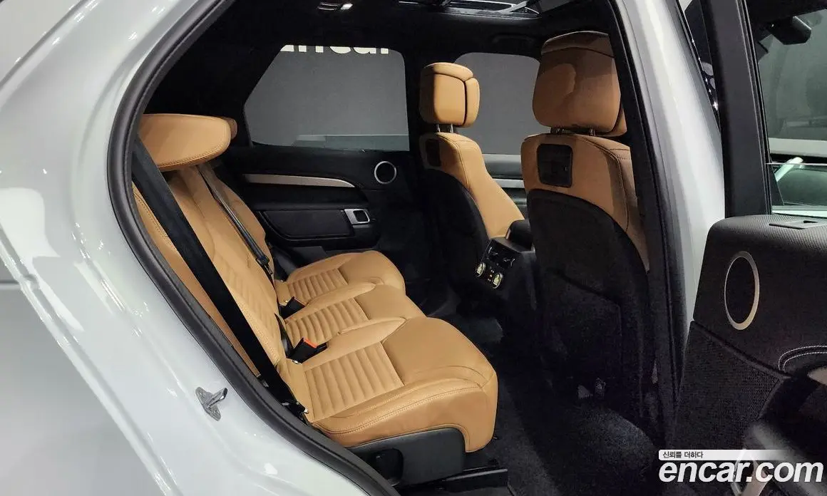 Land Rover Discovery 2024 3.0 автомат (гидро), фото 12