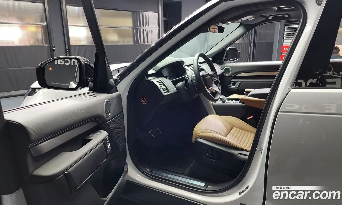 Land Rover Discovery 2024 3.0 автомат (гидро), фото 10