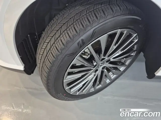 Lexus RX 2025 2.5 автомат (вариатор), миниатюра 5
