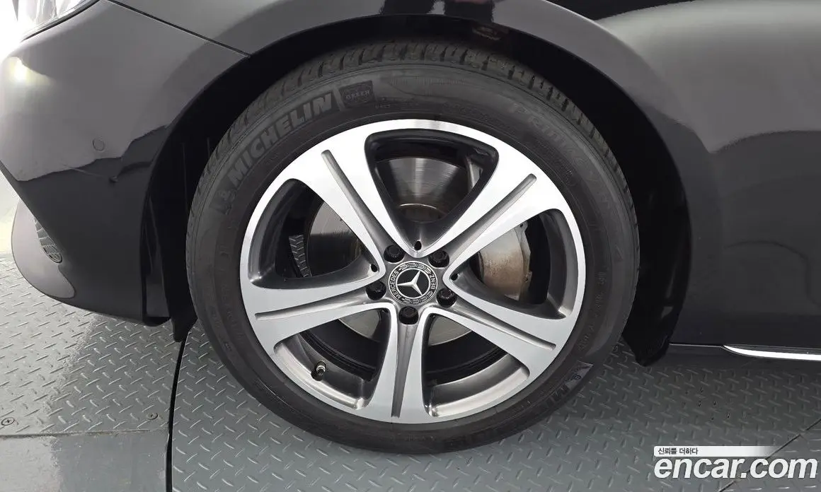 Mercedes-Benz E-Class 2019 2.0 автомат (гидро), фото 5 Mercedes-Benz E-Class 2019 2.0 автомат (гидро), фото 5