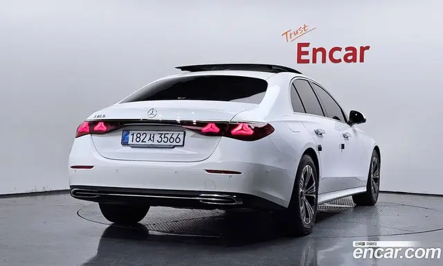 Mercedes-Benz E-Class 2025 2.0 автомат (гидро), миниатюра 2
