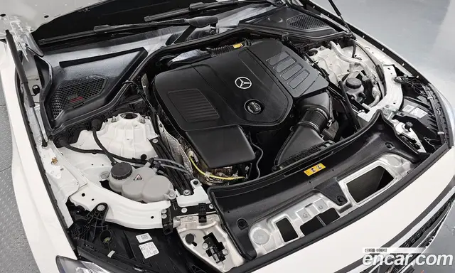 Mercedes-Benz E-Class 2025 2.0 автомат (гидро), миниатюра 6