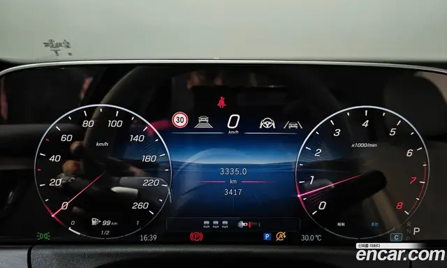 Mercedes-Benz E-Class 2025 2.0 автомат (гидро), миниатюра 8