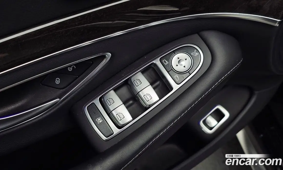 Mercedes-Benz S-Class 2015 5.5 автомат (гидро), фото 15 Mercedes-Benz S-Class 2015 5.5 автомат (гидро), фото 15