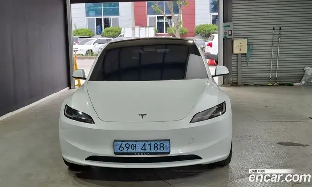 Tesla Model 3, 2026, 7 470 км