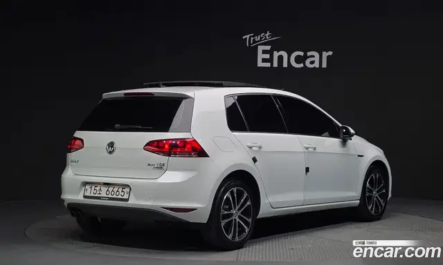 Volkswagen Golf 2015 2.0 автомат (гидро), миниатюра 2