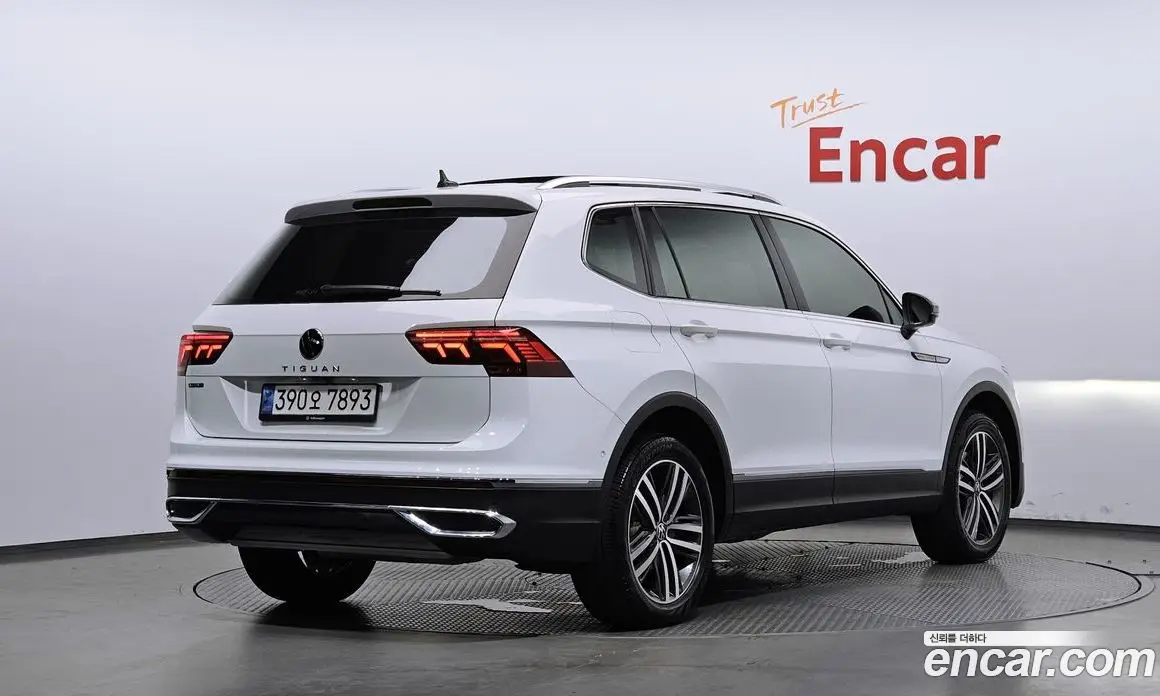 Volkswagen Tiguan 2023 2.0 автомат (гидро), фото 2 Volkswagen Tiguan 2023 2.0 автомат (гидро), фото 2