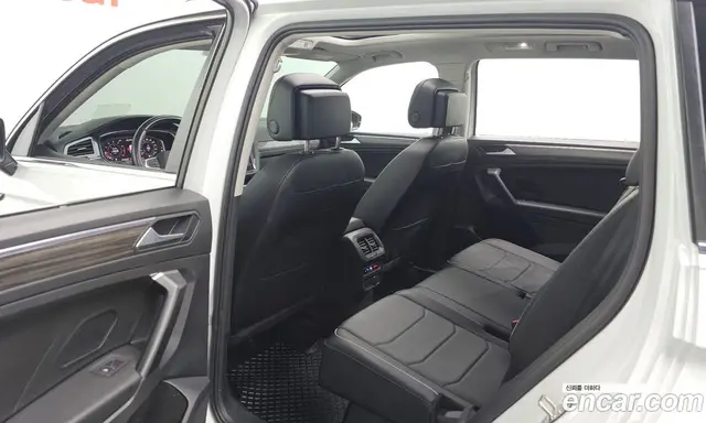 Volkswagen Tiguan 2023 2.0 автомат (гидро), миниатюра 11 Volkswagen Tiguan 2023 2.0 автомат (гидро), миниатюра 11