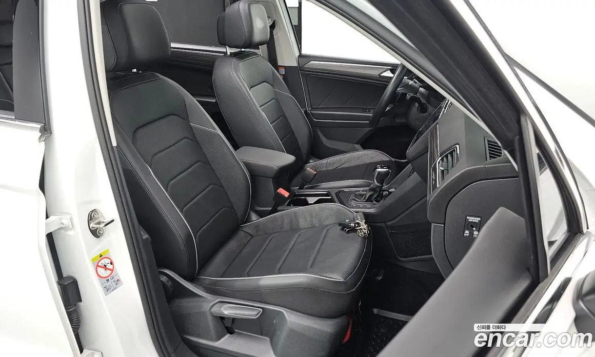 Volkswagen Tiguan 2023 2.0 автомат (гидро), фото 12 Volkswagen Tiguan 2023 2.0 автомат (гидро), фото 12