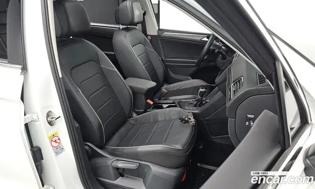 Volkswagen Tiguan 2023 2.0 автомат (гидро), миниатюра 12