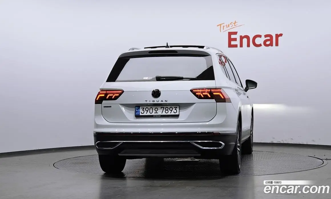 Volkswagen Tiguan 2023 2.0 автомат (гидро), фото 4 Volkswagen Tiguan 2023 2.0 автомат (гидро), фото 4