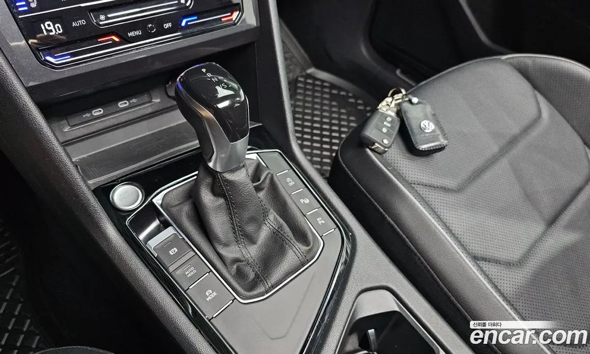 Volkswagen Tiguan 2023 2.0 автомат (гидро), фото 9 Volkswagen Tiguan 2023 2.0 автомат (гидро), фото 9