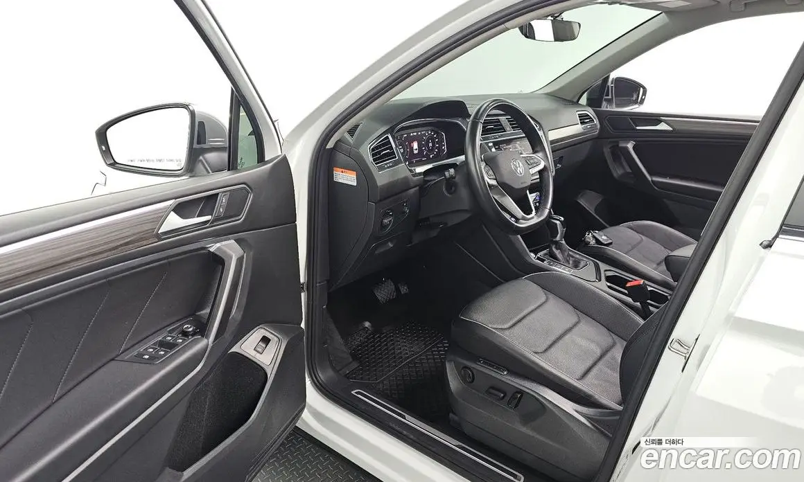 Volkswagen Tiguan 2023 2.0 автомат (гидро), фото 10 Volkswagen Tiguan 2023 2.0 автомат (гидро), фото 10
