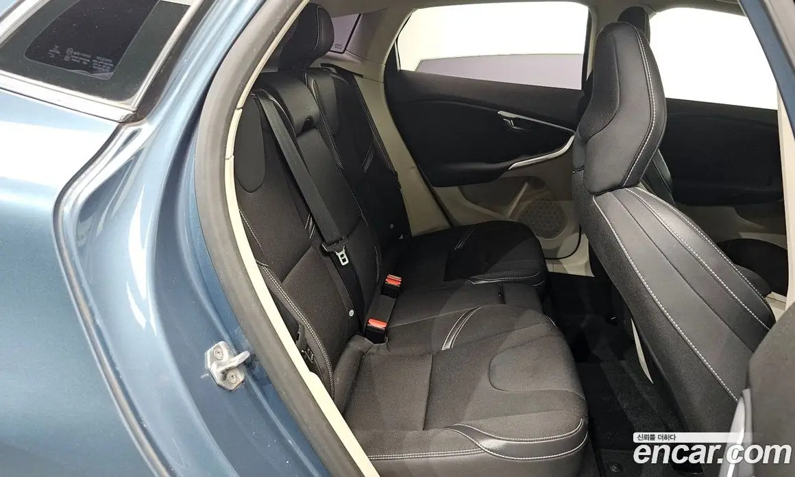 Volvo V40 2014 1.6 автомат (гидро), фото 11 Volvo V40 2014 1.6 автомат (гидро), фото 11