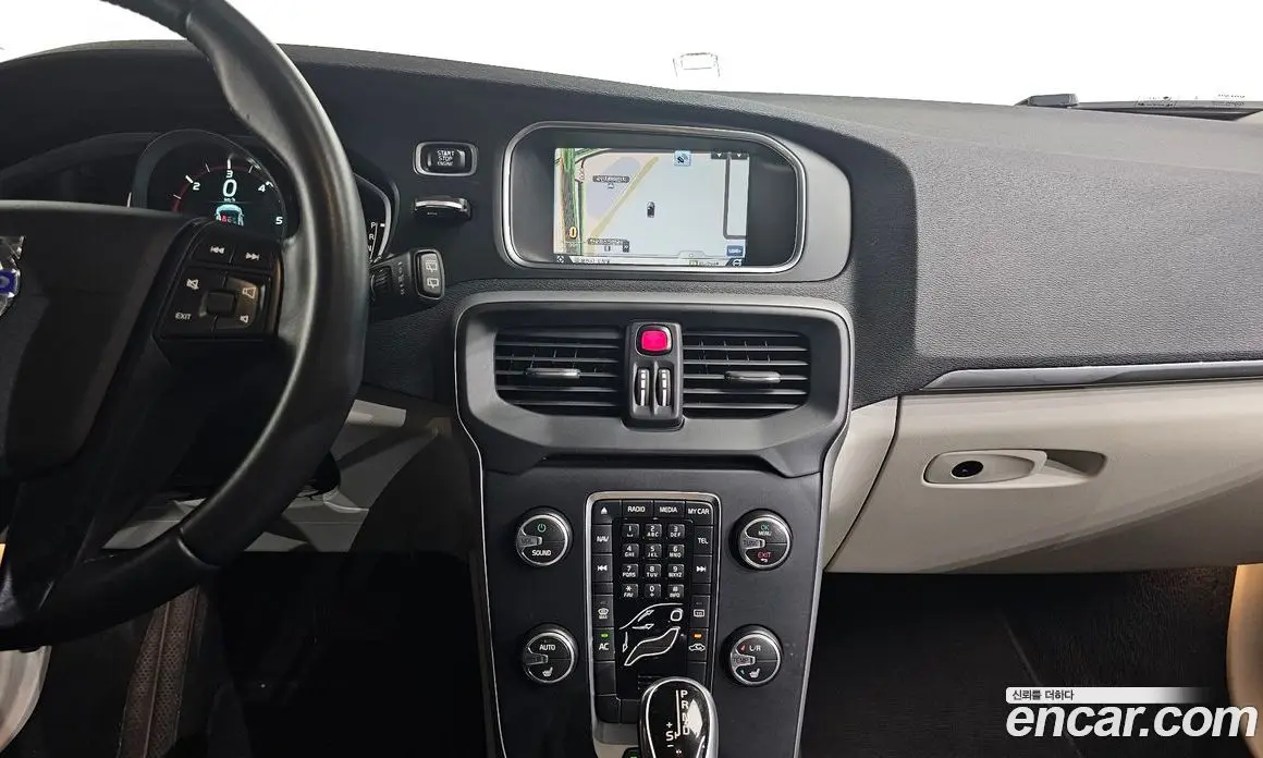 Volvo V40 2014 1.6 автомат (гидро), фото 14 Volvo V40 2014 1.6 автомат (гидро), фото 14