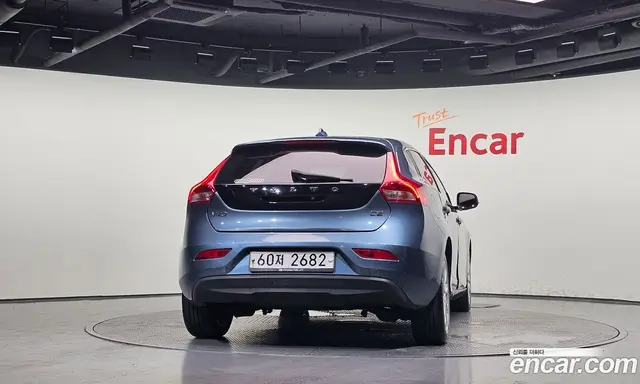 Volvo V40 2014 1.6 автомат (гидро), миниатюра 4 Volvo V40 2014 1.6 автомат (гидро), миниатюра 4
