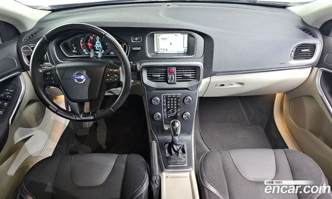 Volvo V40 2014 1.6 автомат (гидро), фото 7 Volvo V40 2014 1.6 автомат (гидро), фото 7