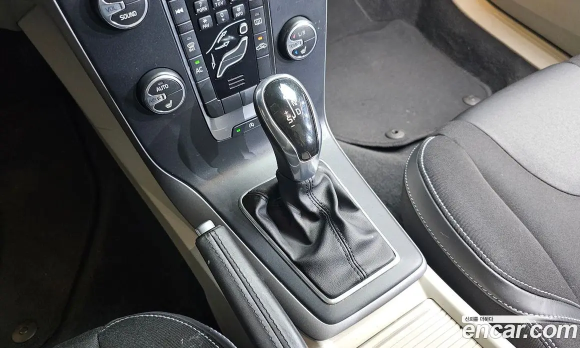 Volvo V40 2014 1.6 автомат (гидро), фото 9 Volvo V40 2014 1.6 автомат (гидро), фото 9