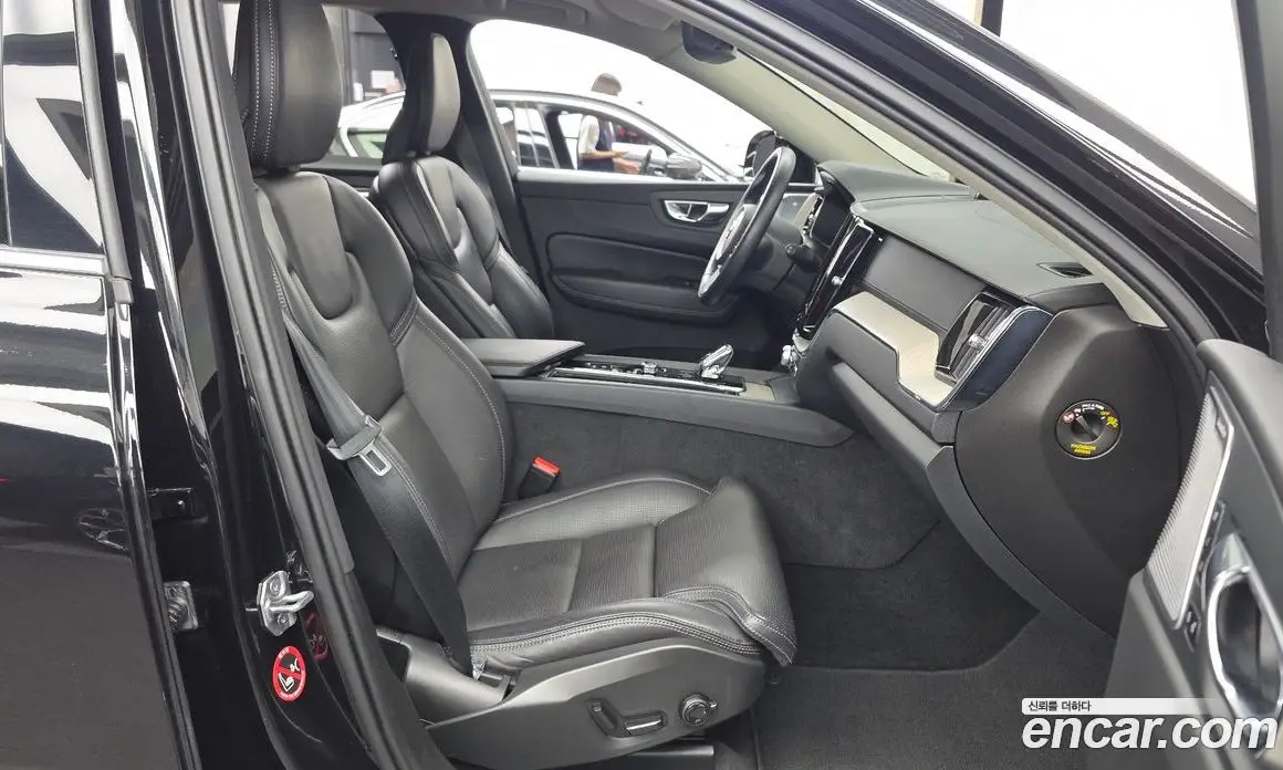 Volvo XC60 2021 2.0 автомат (гидро), фото 11