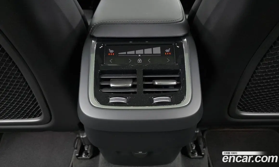 Volvo XC60 2021 2.0 автомат (гидро), фото 19